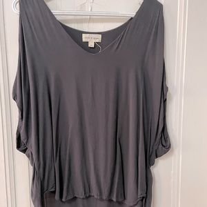 Off the shoulder gray t shirt